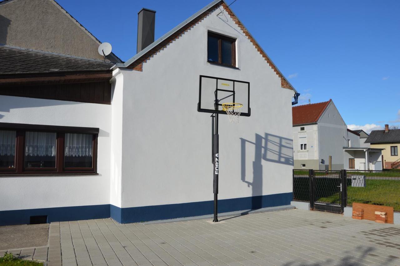 Kinderlachen Garantiert ルッツマンスブルク エクステリア 写真